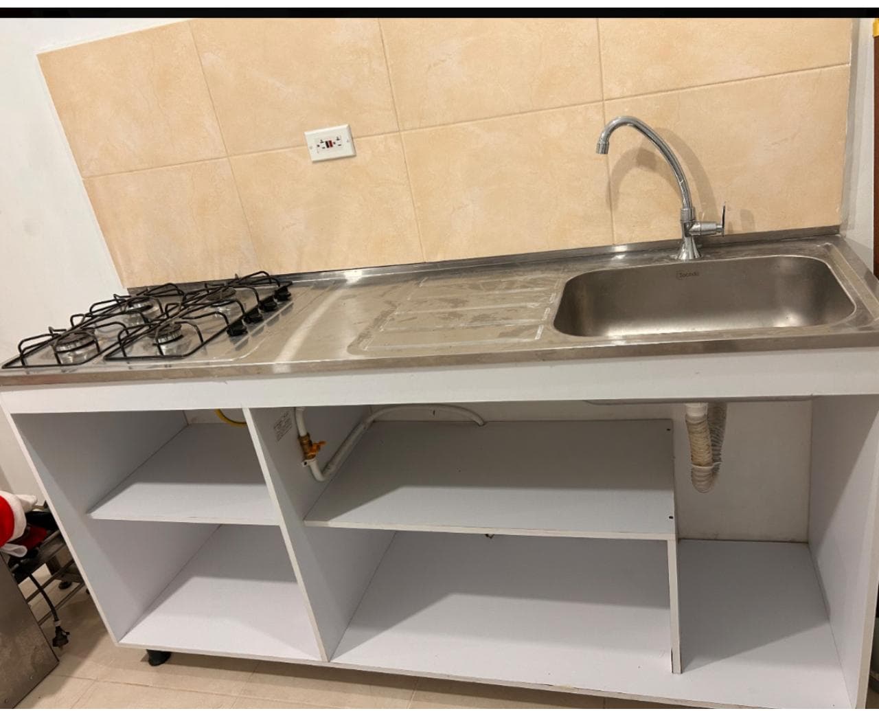 Cocina integral de 1,80 m con estufa y lavaplatos – Como nueva Copiar